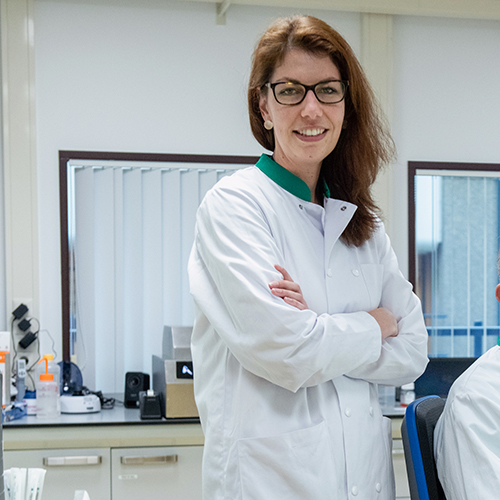 Dr. Anne van der Does