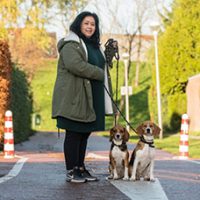 Linda Frietman met Holmes en Watson